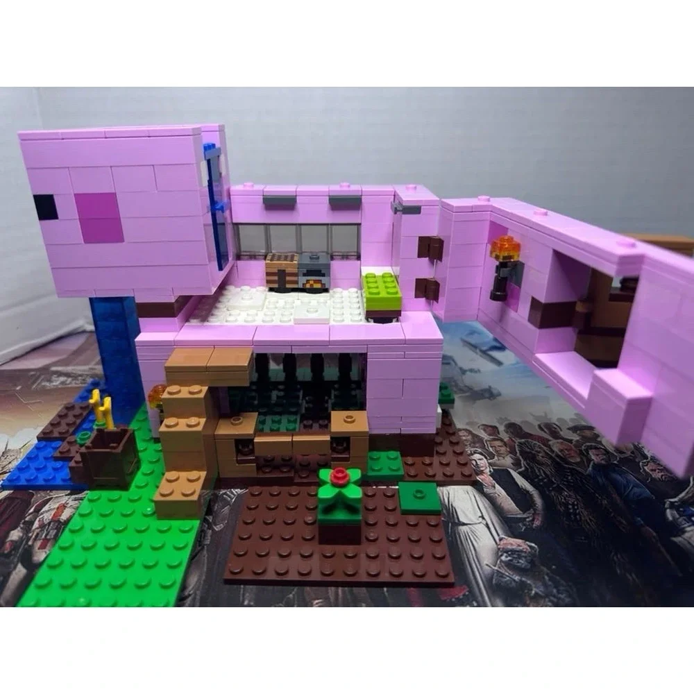 LEGO Minecraft: The Pig House 21170 100% Complete Set - NO Box Or Manual